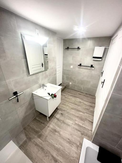L'evasion - Climatise - Jardin - - Jacuzzi Apartment *
